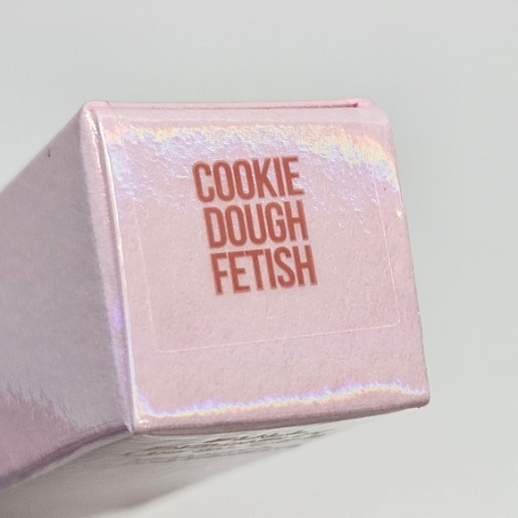 Jeffree Star Supreme Gloss - Cookie Dough Fetish - Picture 4 of 11